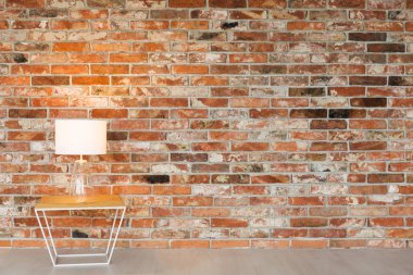 Loft uzayda küçük tablo