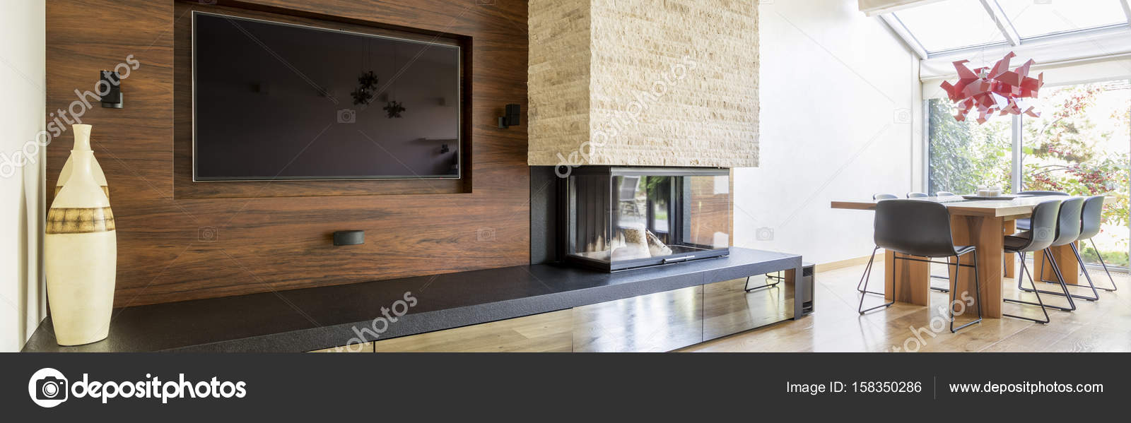 Zona de casa con chimenea — Foto de stock © photographee.eu #158350286