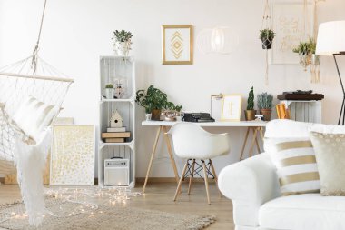 Çalışma alanı ile oturma odası