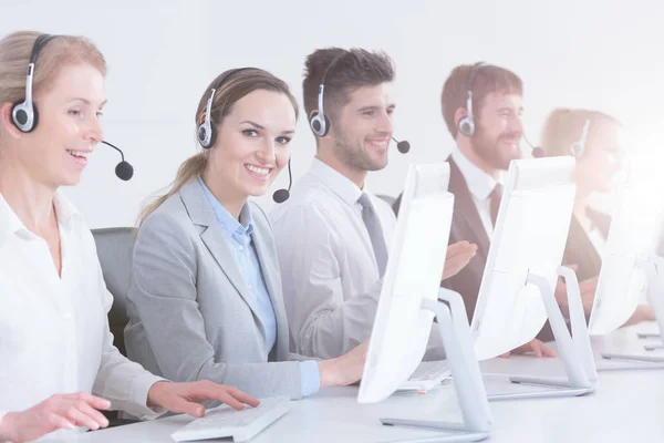 Werknemers in callcenter — Stockfoto