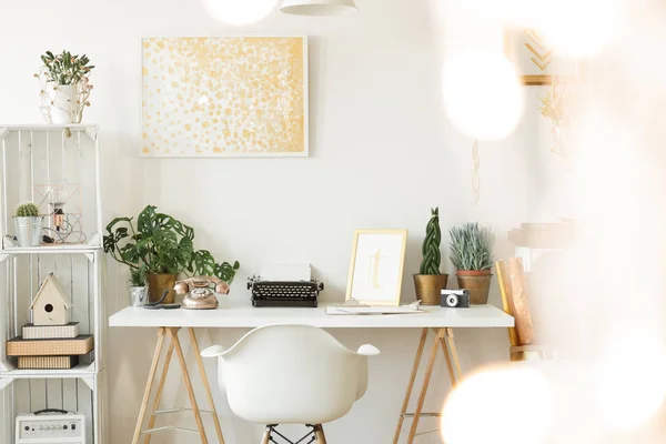 Espaço de trabalho do escritor em casa — Fotografia de Stock