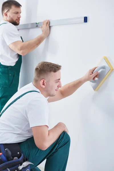 Renovation crew being at work — Stock Photo, Image