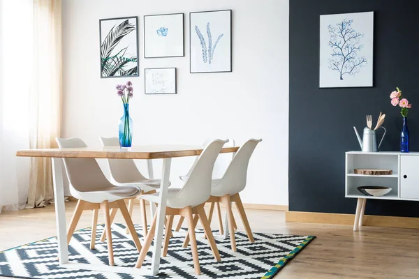 Sala de jantar à luz do dia — Fotografia de Stock