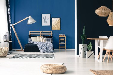 Yatak odası ve yemek odası.