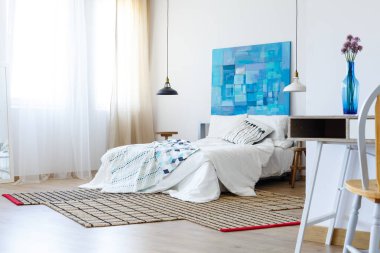 Renkli resim yatak odası