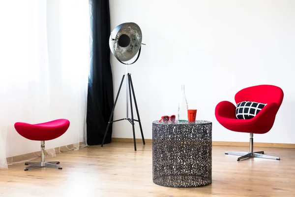 Ensemble de meubles rouges — Photo