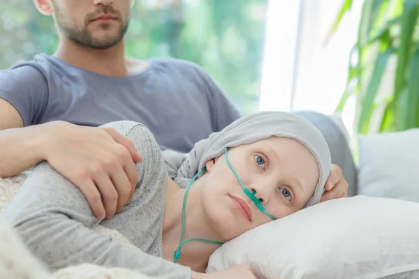 Woman with oxygen nasal cannula — Stock Photo, Image