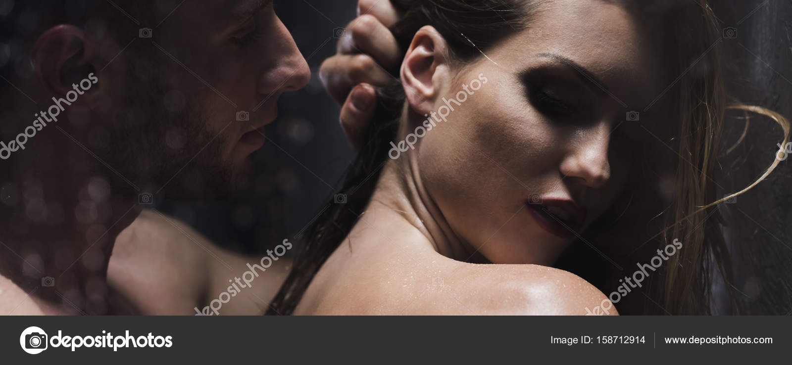 Accarezzare i capelli di un uomo Accarezzare i capelli di un uomo