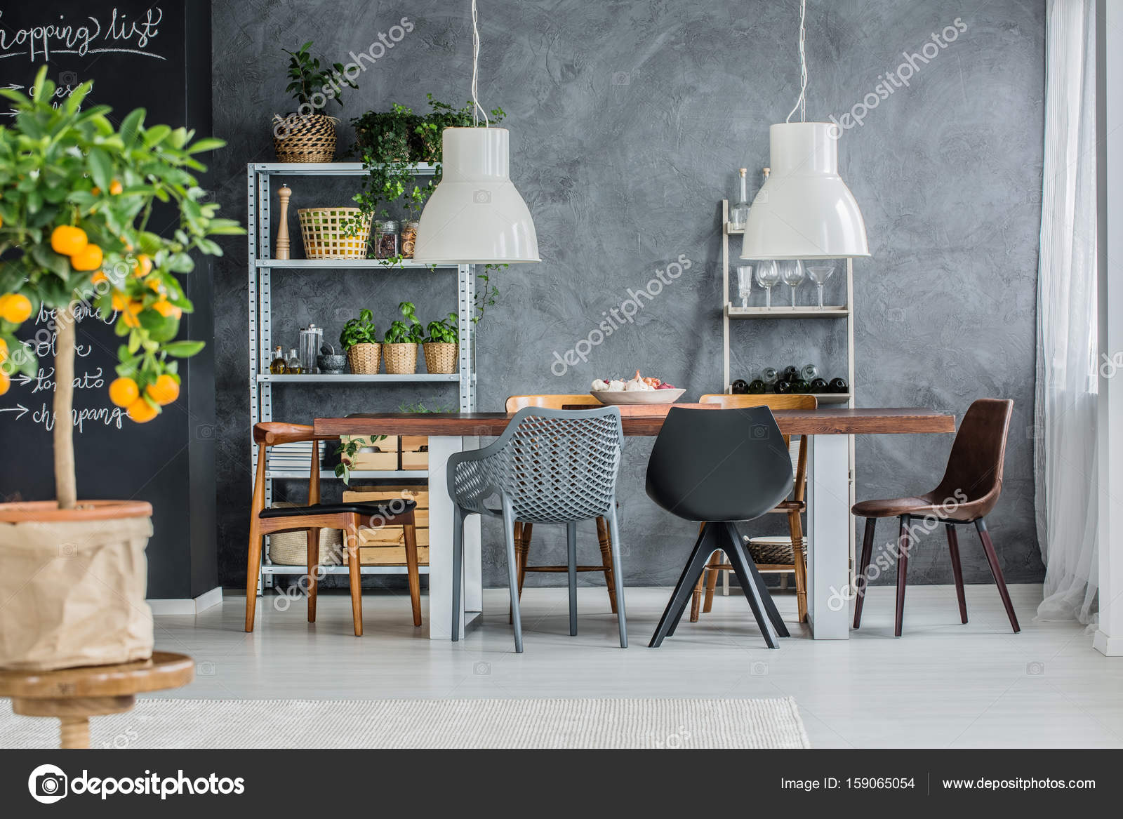 Grigio della parete nella sala da pranzo — foto stock © photographee ... Pareti sala da pranzo