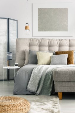 battaniye ve yastıklar