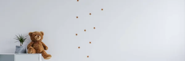 Pegatinas estrellas en la habitación del bebé — Foto de Stock