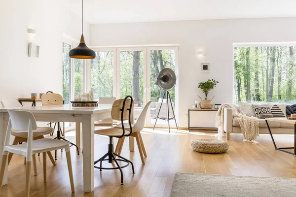 Dining space in lounge — Stock Photo, Image