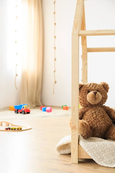 Teddy bear in room — Stock Photo, Image