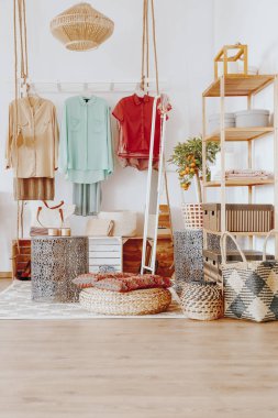 Yaratıcı modern dolap