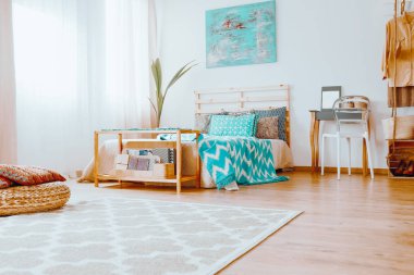 Mavi ve beyaz battaniye