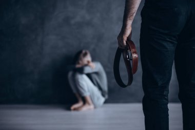 Oğlu babasına korkuttu