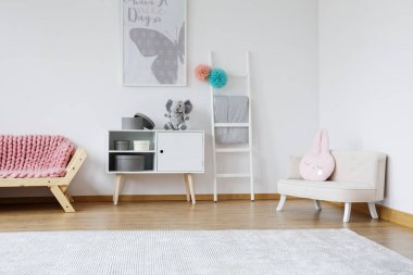 Pembe tavşan yastık