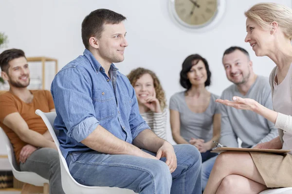 Mann während der Therapie — Stockfoto