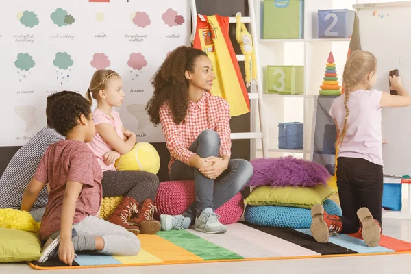 Clases adicionales en la escuela — Foto de Stock