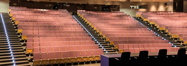 Gran sala de conferencias elegante vacío —  Fotos de Stock