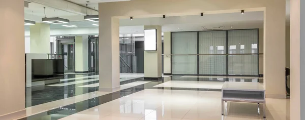 Spacious hallway with marble floors — Stock Photo, Image