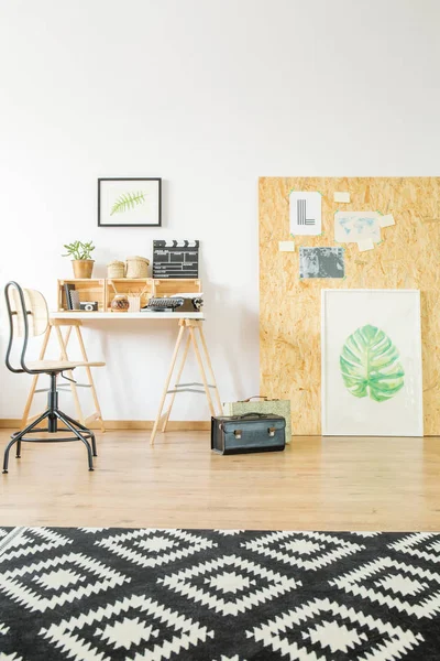 Ucycled studio appartement met werkruimte — Stockfoto