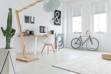 Beyaz geniş stüdyo