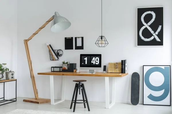 Espacio minimalista en loft — Foto de Stock
