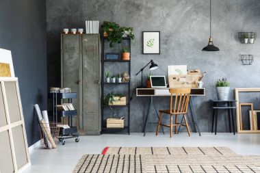 Bir freelancer oda ofis