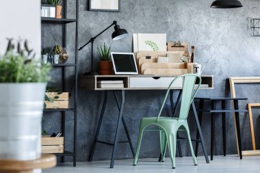 Turkuaz vintage sandalye ve masa