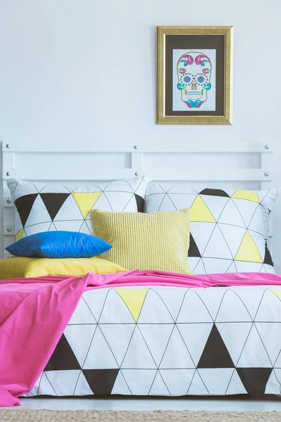 Скандинавские красочные спальня вдохновение интерьера — стоковое фото