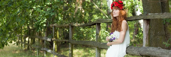 Red flower crown — Stock Photo, Image