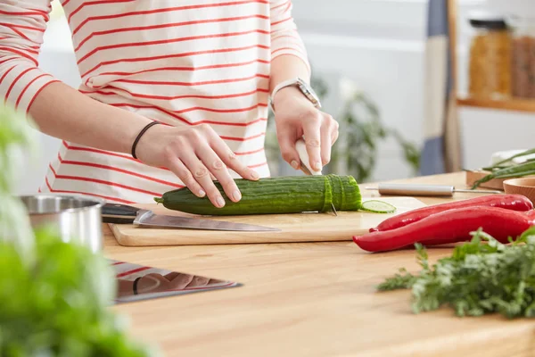 Vegetarische Mahlzeit zubereiten — Stockfoto