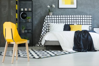 Siyah ve beyaz yorgan 