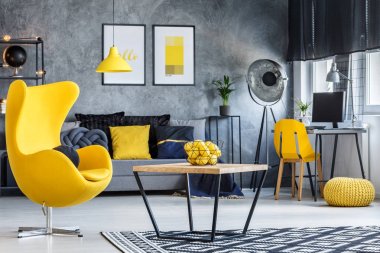 Sarı koltuk hipster Oda