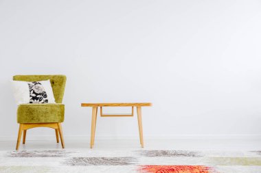 Siyah ve beyaz yastık