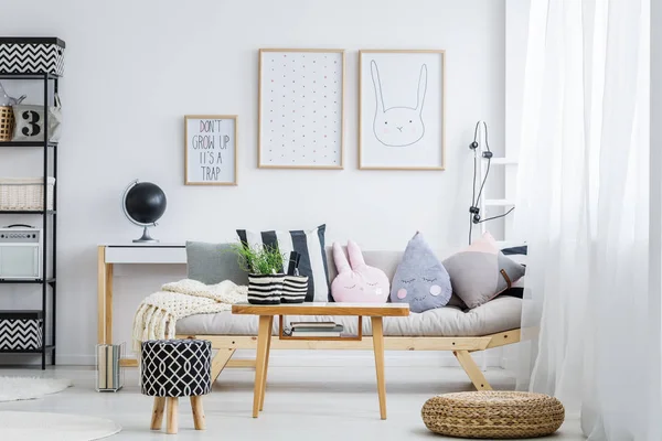 Pastell Zimmer mit Sofa — Stockfoto