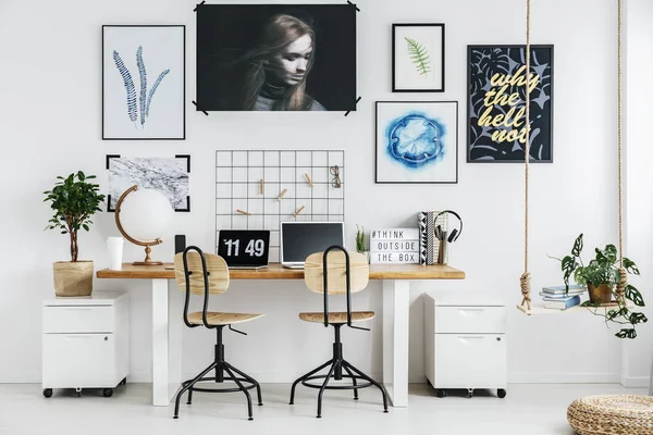 Tempat kerja kreatif di rumah — Stok Foto