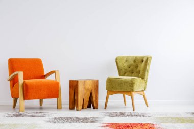 Ahşap masa tasarlanmış