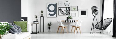 Siyah duvar sanatsal dairede