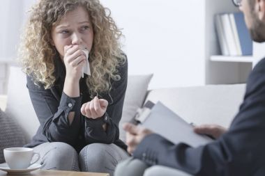 Dökülmesi ile ilgili kadın