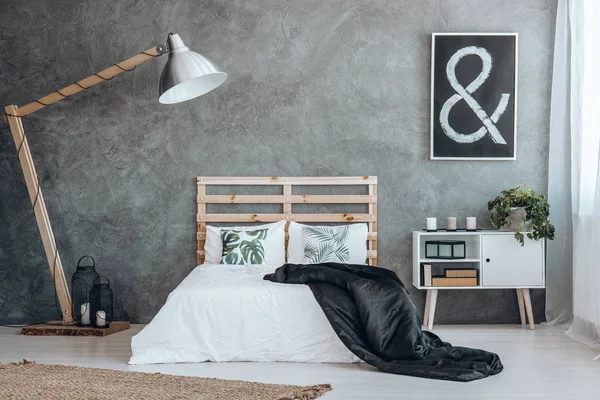 Doğal nedeni ile iki beyaz yastıklar