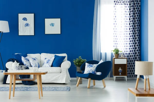 Salón azul y blanco —  Fotos de Stock