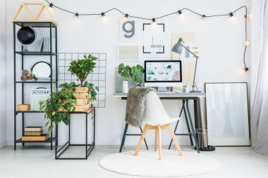 Mezarda küçük ağaç