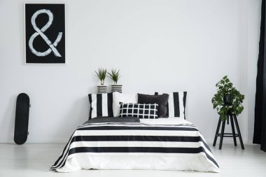 Kaykay ve bitki arasında kral yatak 