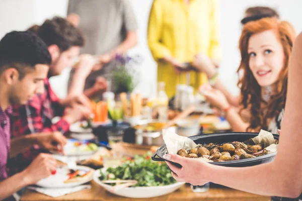 Vegetarische Anteile Ofenkartoffeln — Stockfoto