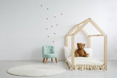 Şık şık sandalye yatak odasında