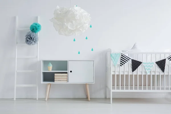 Modern lampa i barnens sovrum — Stockfoto
