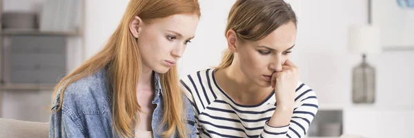 Two sisters worried — Stock Photo, Image