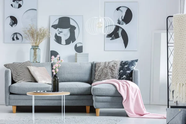 Gri Divan Pembe battaniye